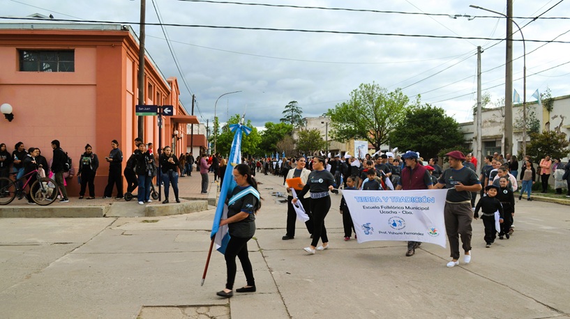 00 IDAF DESFILE1