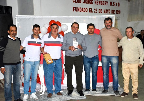 00 club newbery aniv01