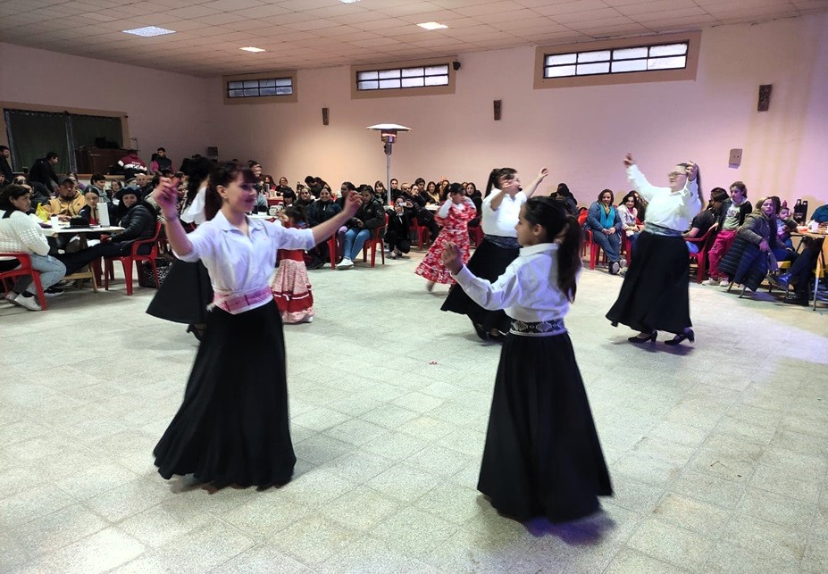 Nuestras Raices