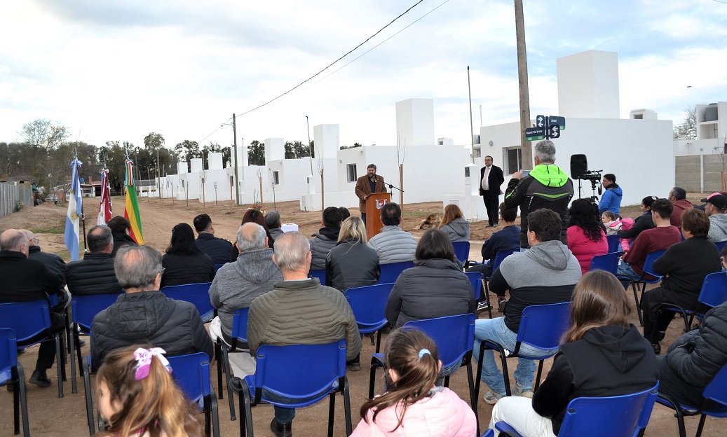 acto 25del8 01 b